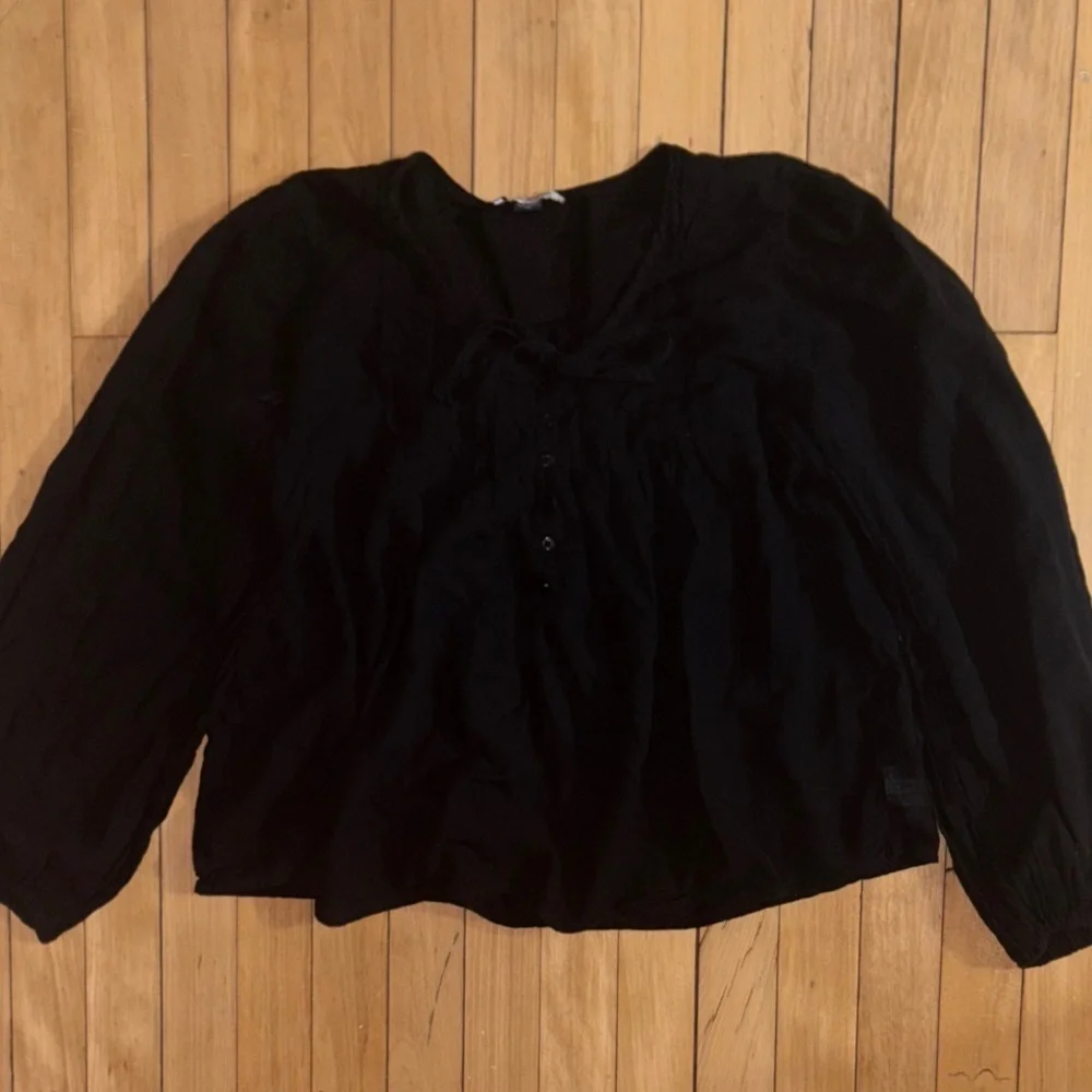 American Eagle Outfitters Black Blouse Flowy size large - Picture 1 of 8
